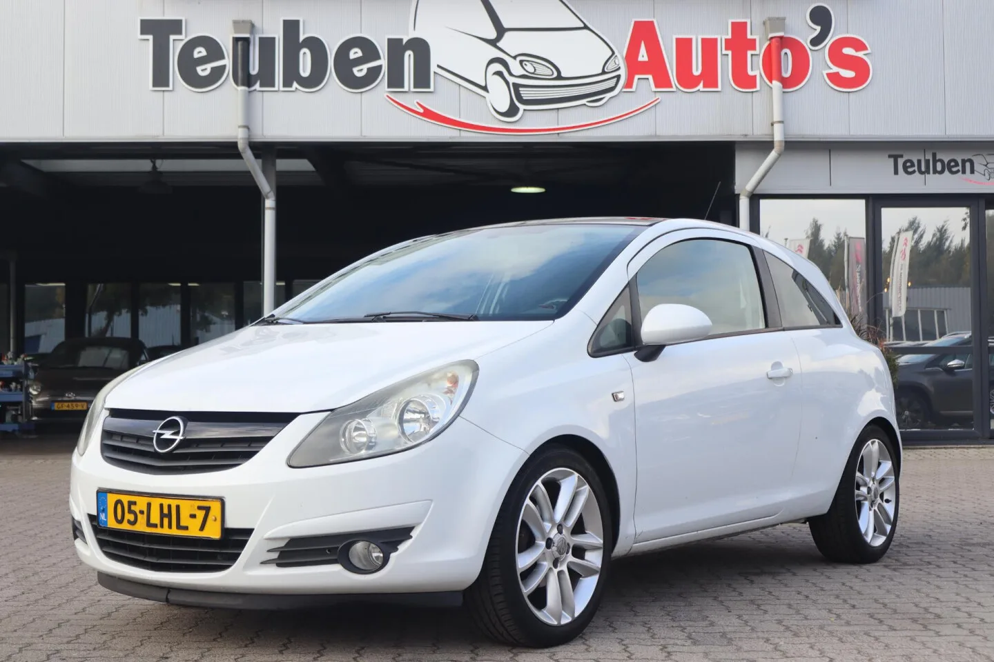 Opel Corsa (2010) — foto 1