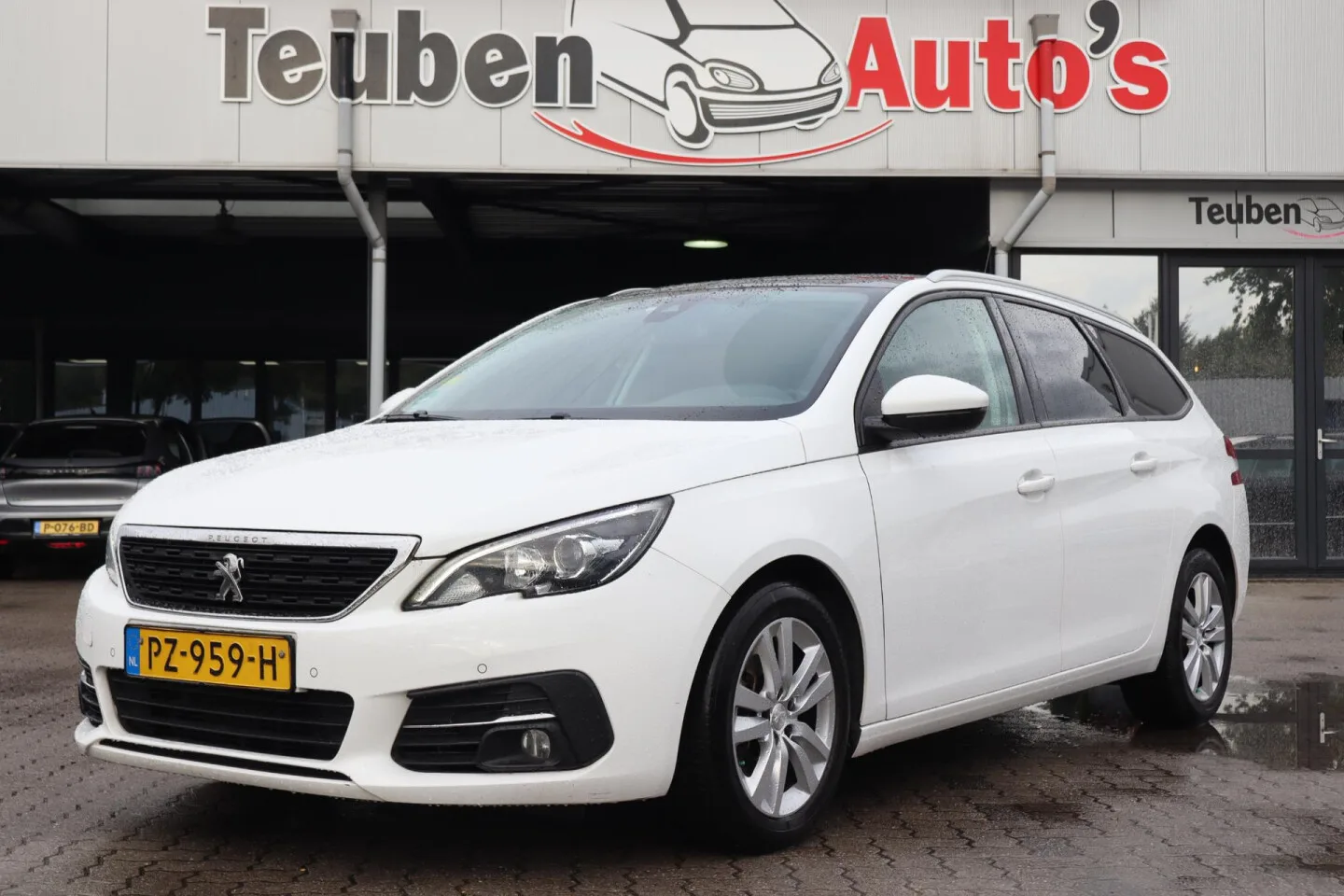 Peugeot 308 (2017) — foto 1