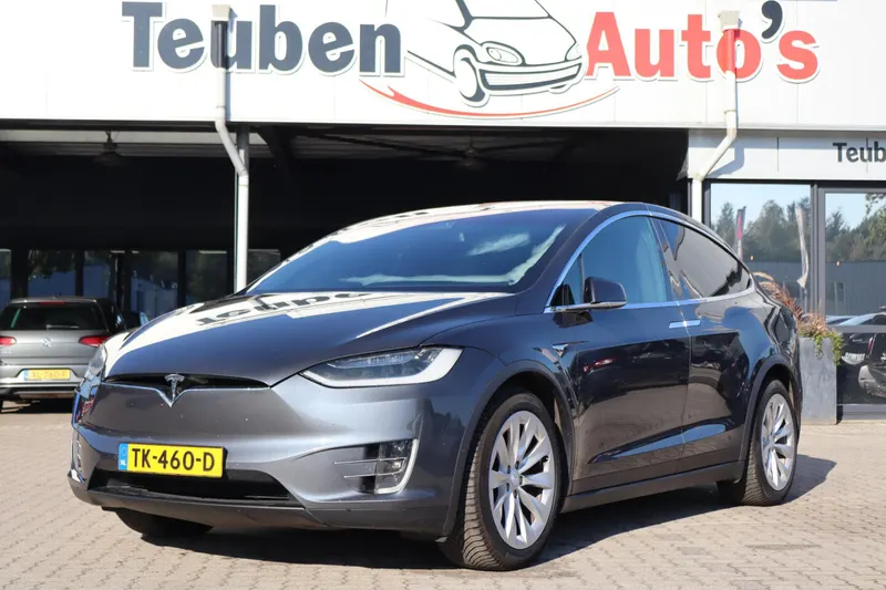 Tesla Model X (2018)