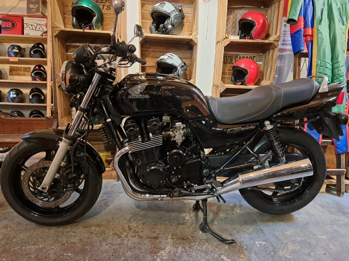 Honda CB 750 (2003) — foto 1