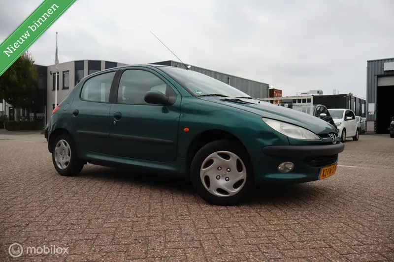 Peugeot 206 (1999)