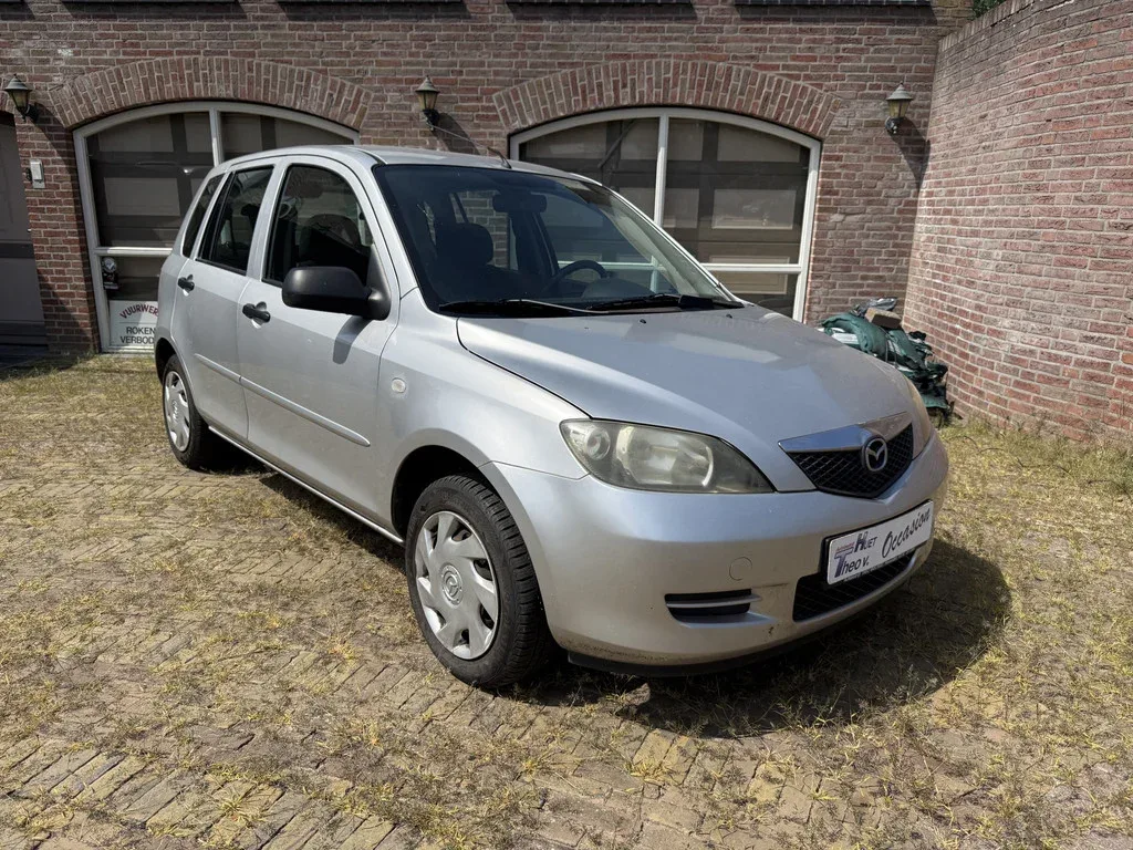 Mazda 2 (2005) — foto 1