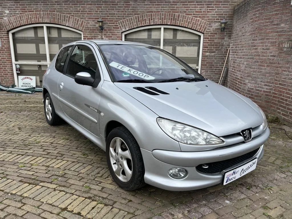 Peugeot 206 (2004) — foto 1