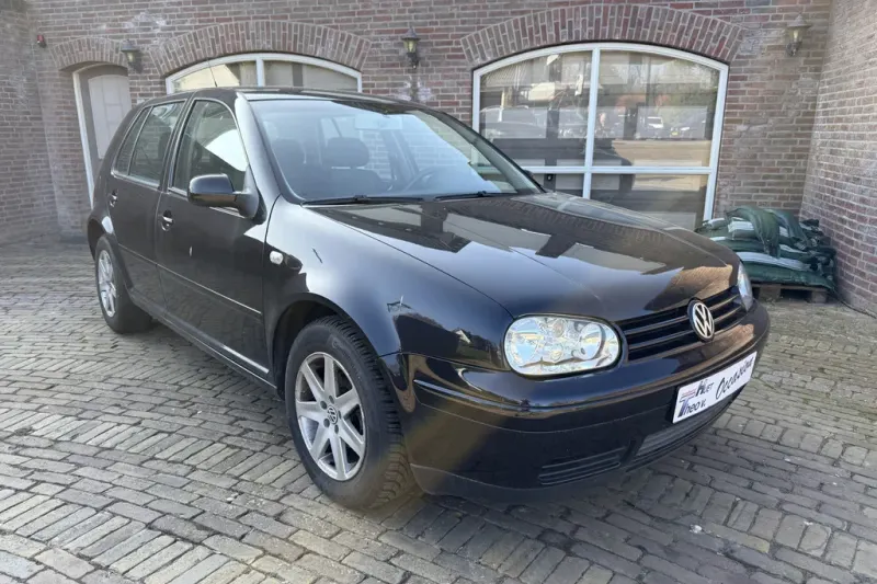 Volkswagen Golf (2003)