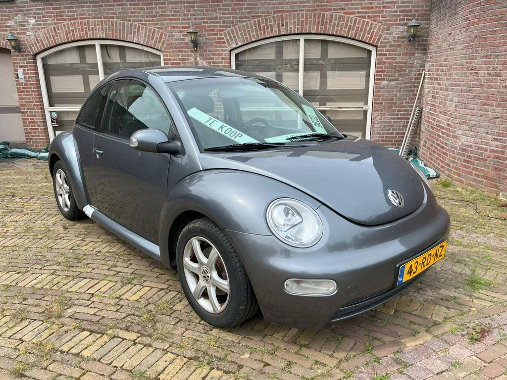 Volkswagen New Beetle (2004) — foto 1