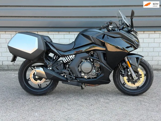CFMoto 650 GT (2022) — foto 1