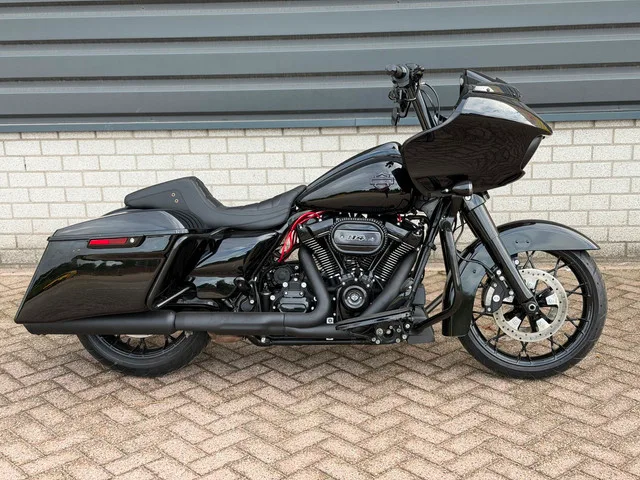 Harley-Davidson Road Glide (2023) — foto 1