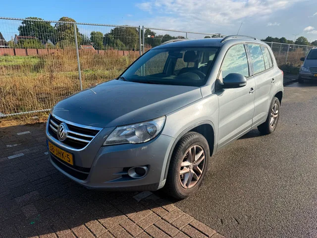 Volkswagen Tiguan (2009) — foto 1
