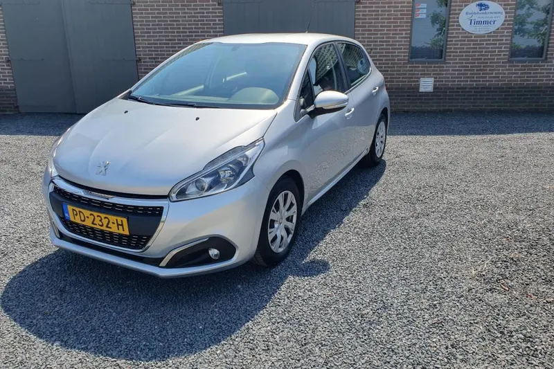 Peugeot 208 (2017)