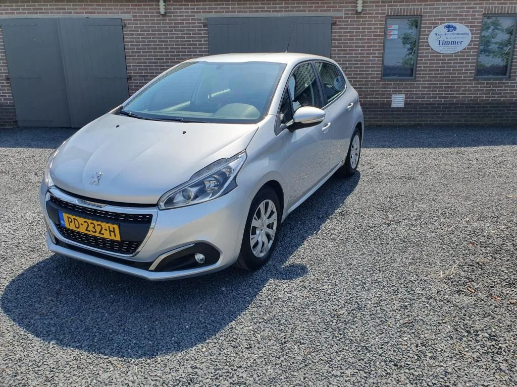 Peugeot 208 (2017) — foto 1