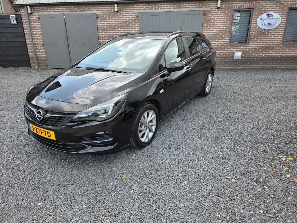 Opel Astra (2020) — foto 1
