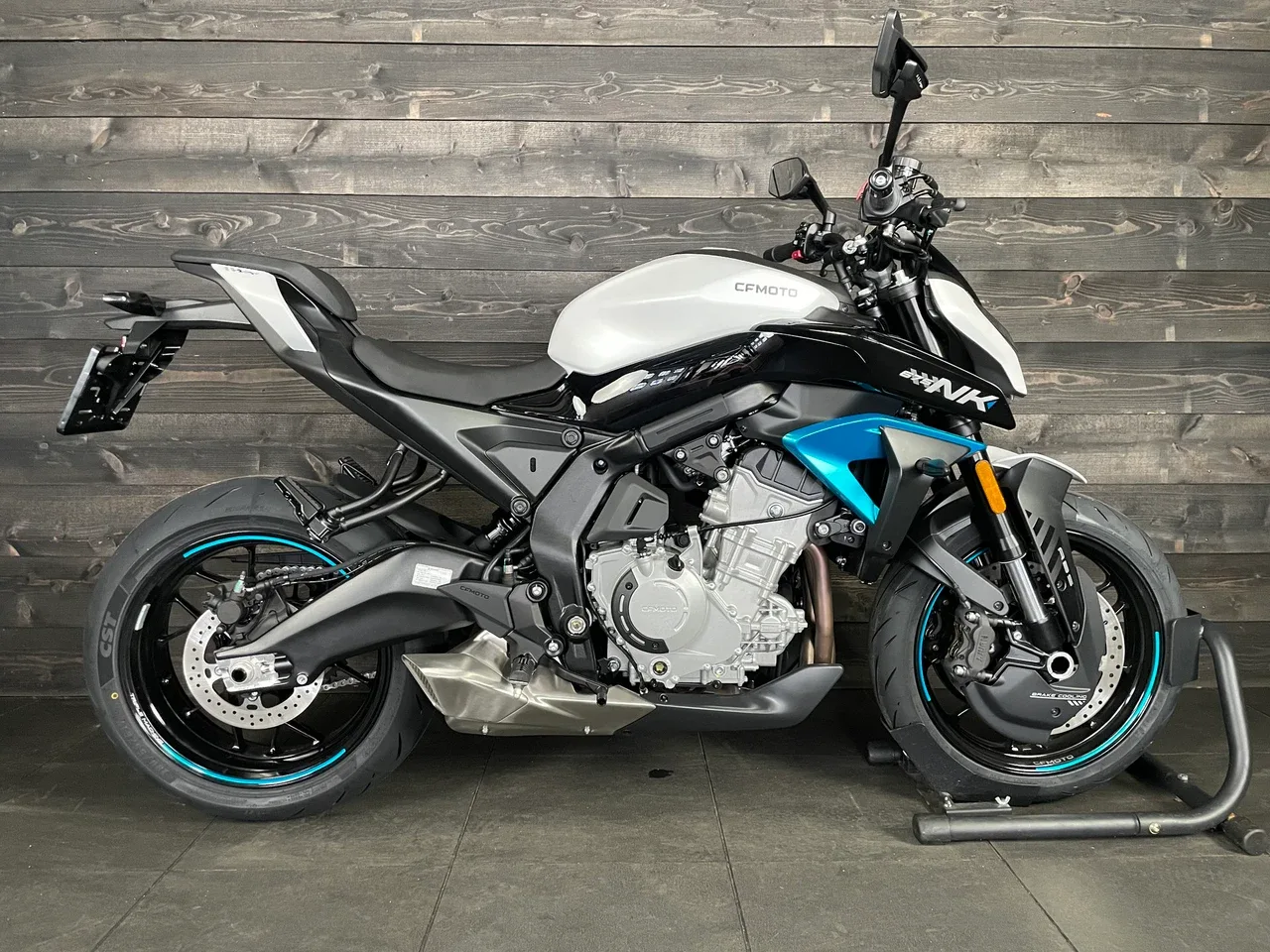CFMoto 675 NK (2026) — foto 1