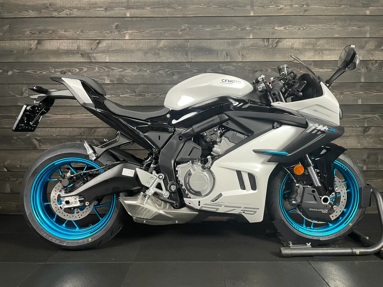 CFMoto 675 SR-R (2026) — foto 1
