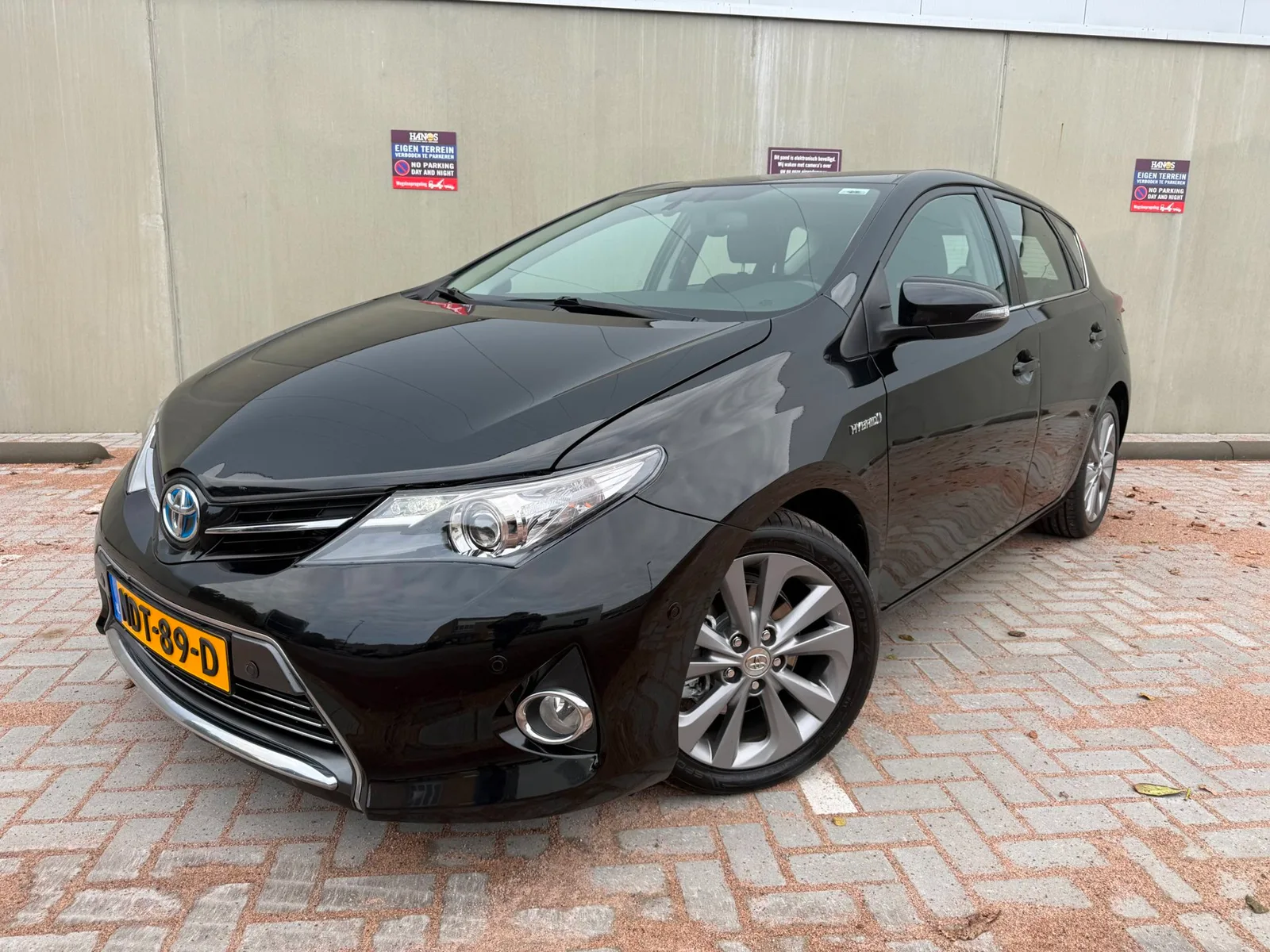 Toyota Auris (2013) — foto 1