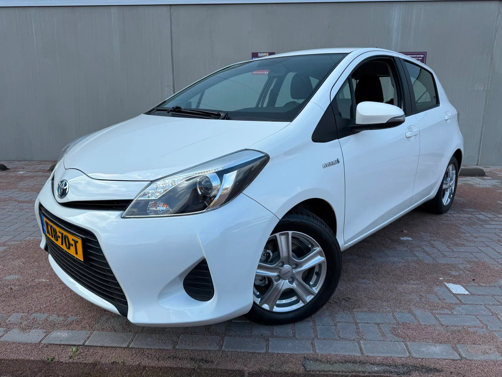 Toyota Yaris (2012) — foto 1