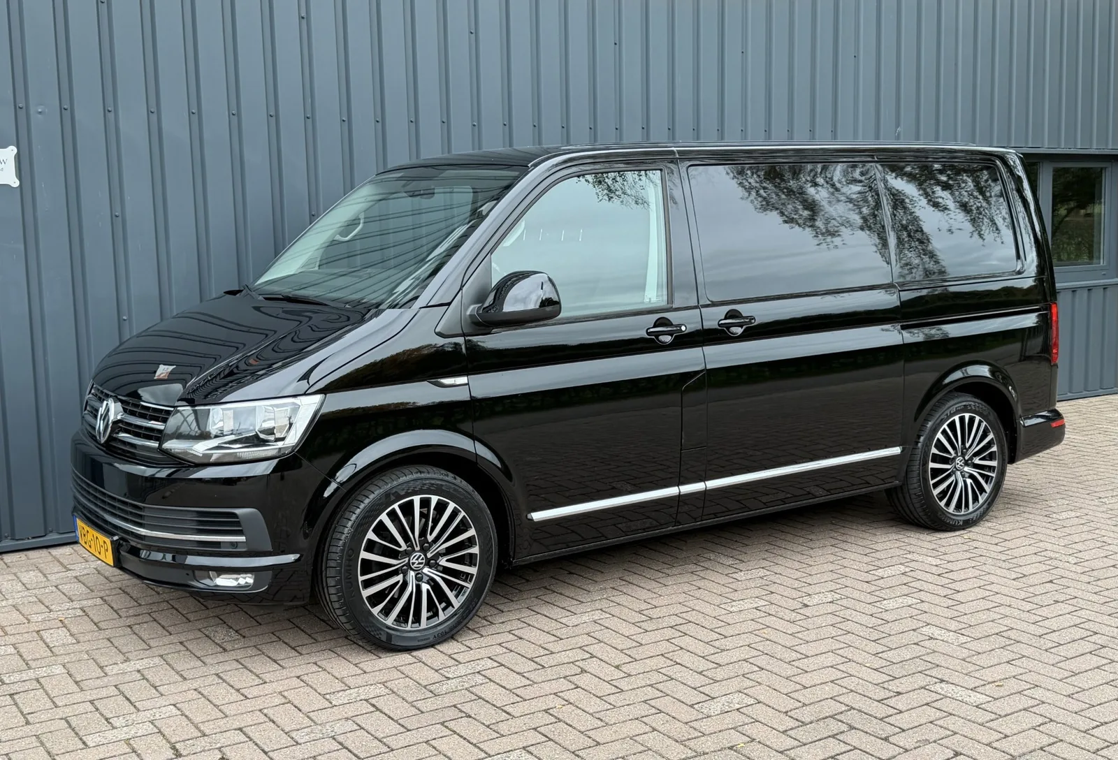 Volkswagen Transporter (2019) — foto 1