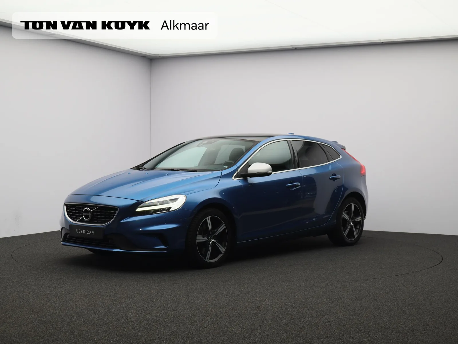 Volvo V40 (2019) — foto 1