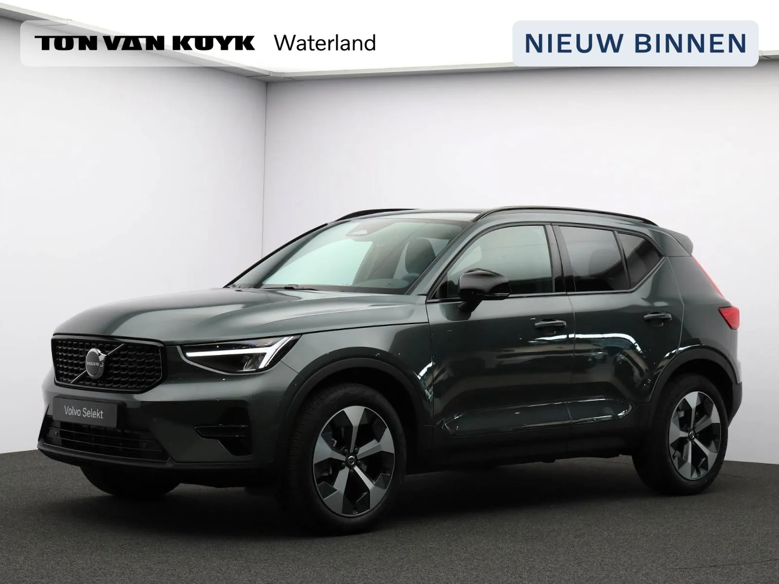 Volvo XC40 (2026) — foto 1