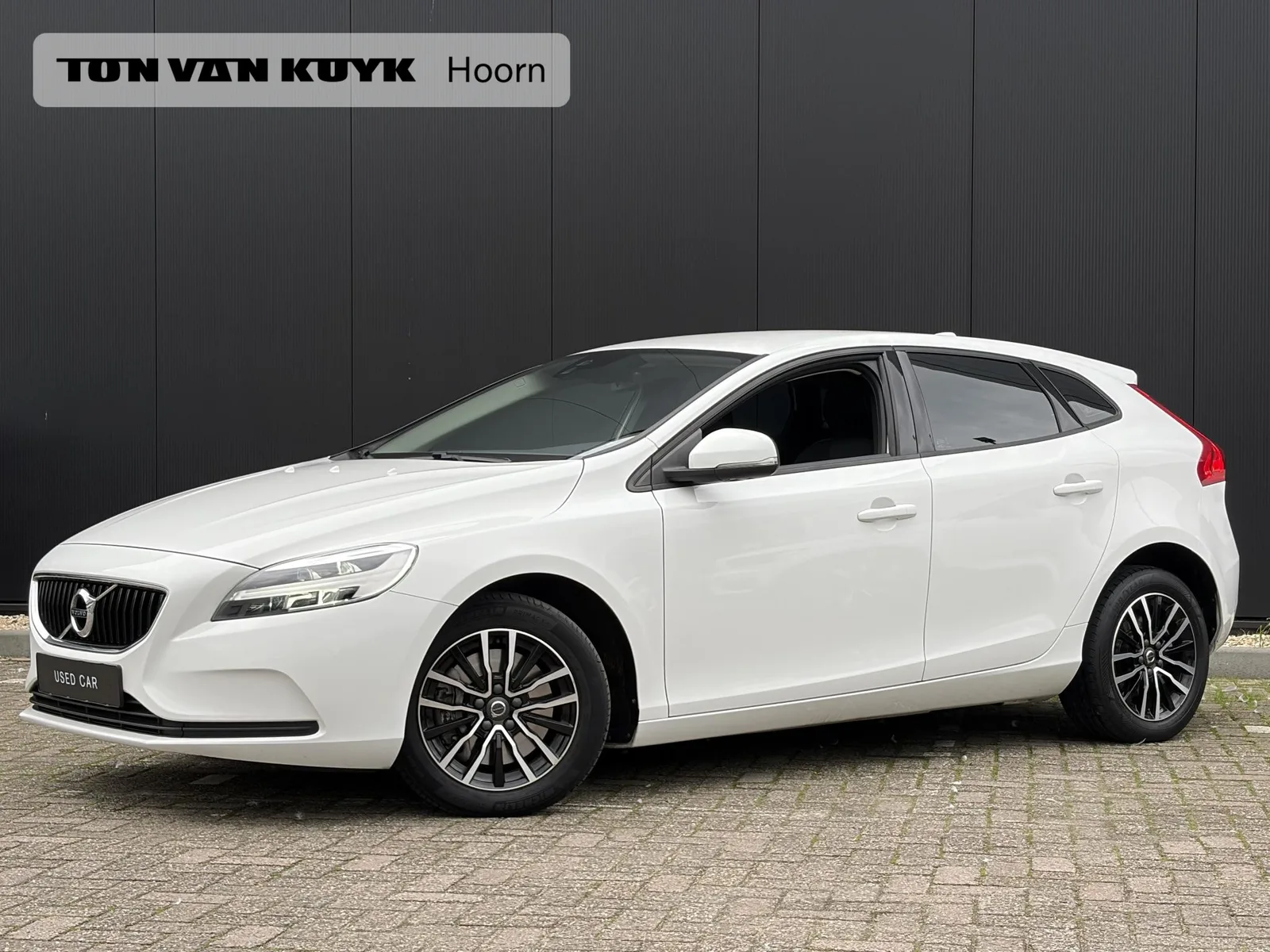 Volvo V40 (2019) — foto 1
