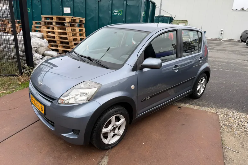 Daihatsu Sirion (2010)