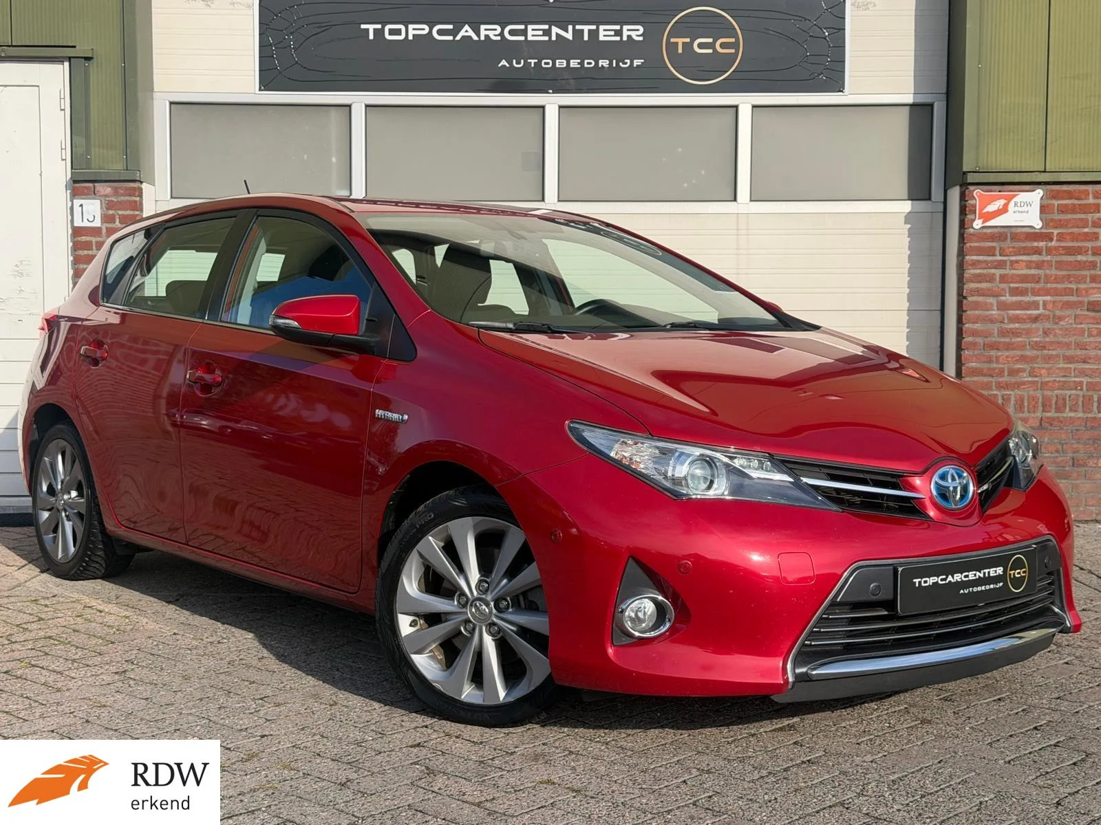 Toyota Auris (2013) — foto 1