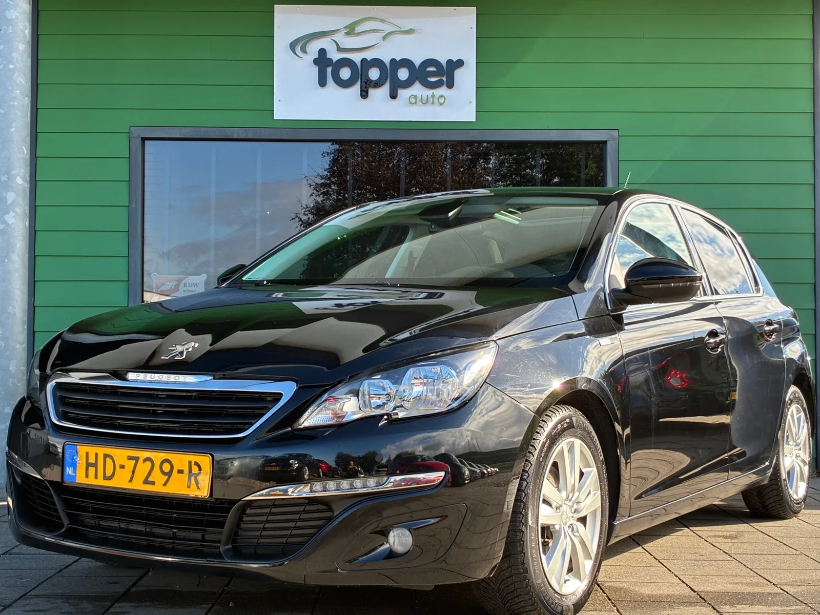 Peugeot 308 (2015) — foto 1