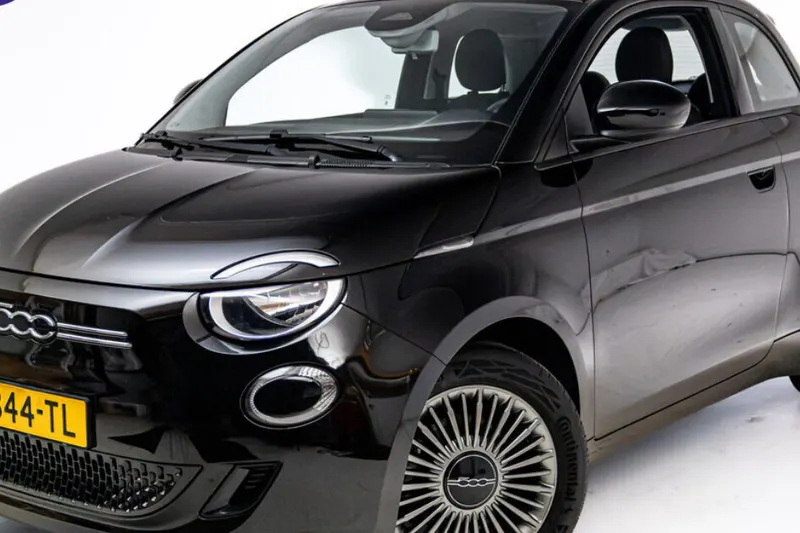 Fiat 500 (2022)