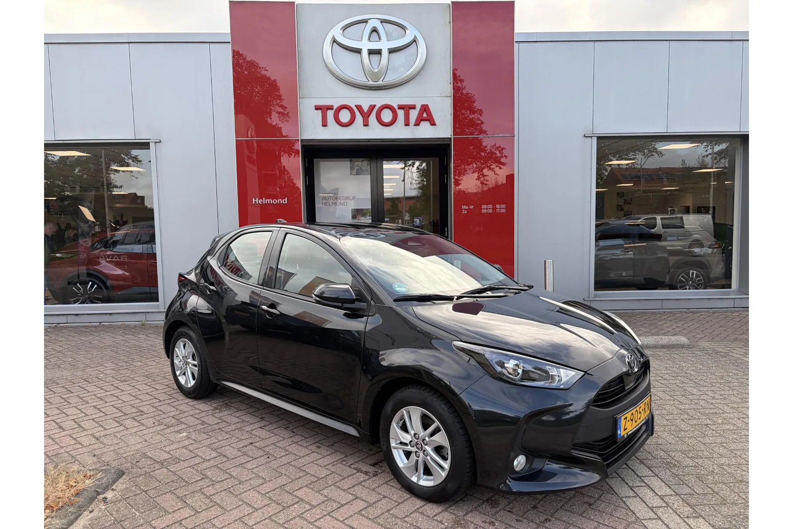 Toyota Yaris (2024) — foto 1