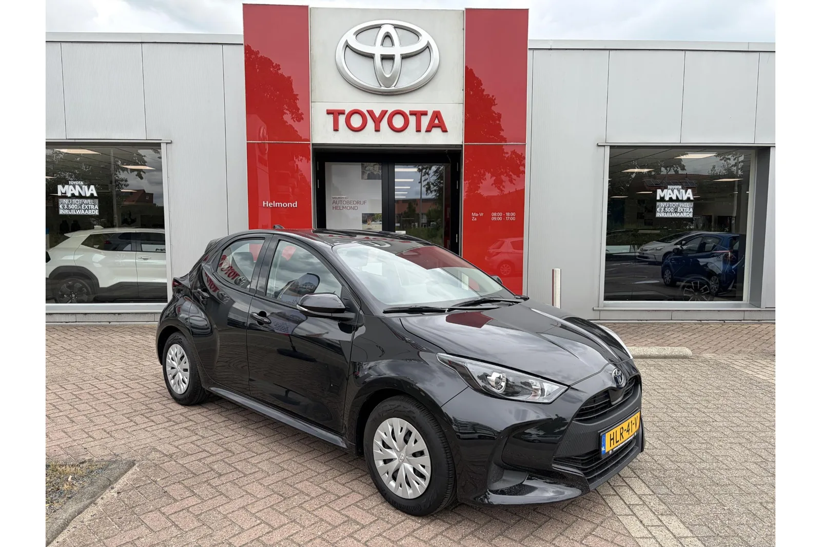 Toyota Yaris (2025) — foto 1