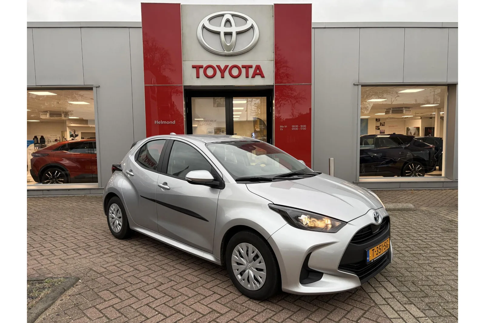 Toyota Yaris (2023) — foto 1