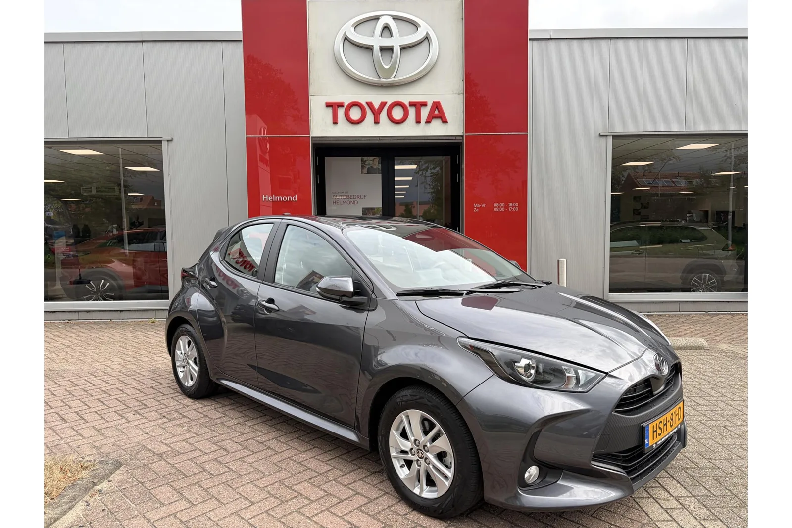 Toyota Yaris (2025) — foto 1