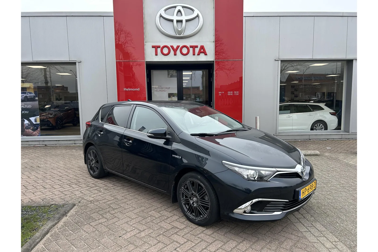 Toyota Auris (2015) — foto 1
