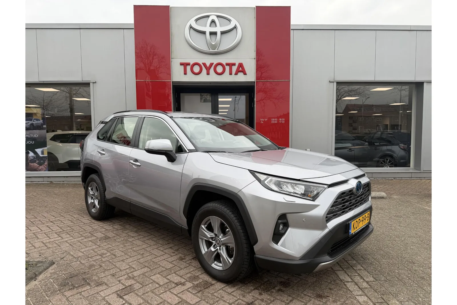 Toyota RAV4 (2024) — foto 1