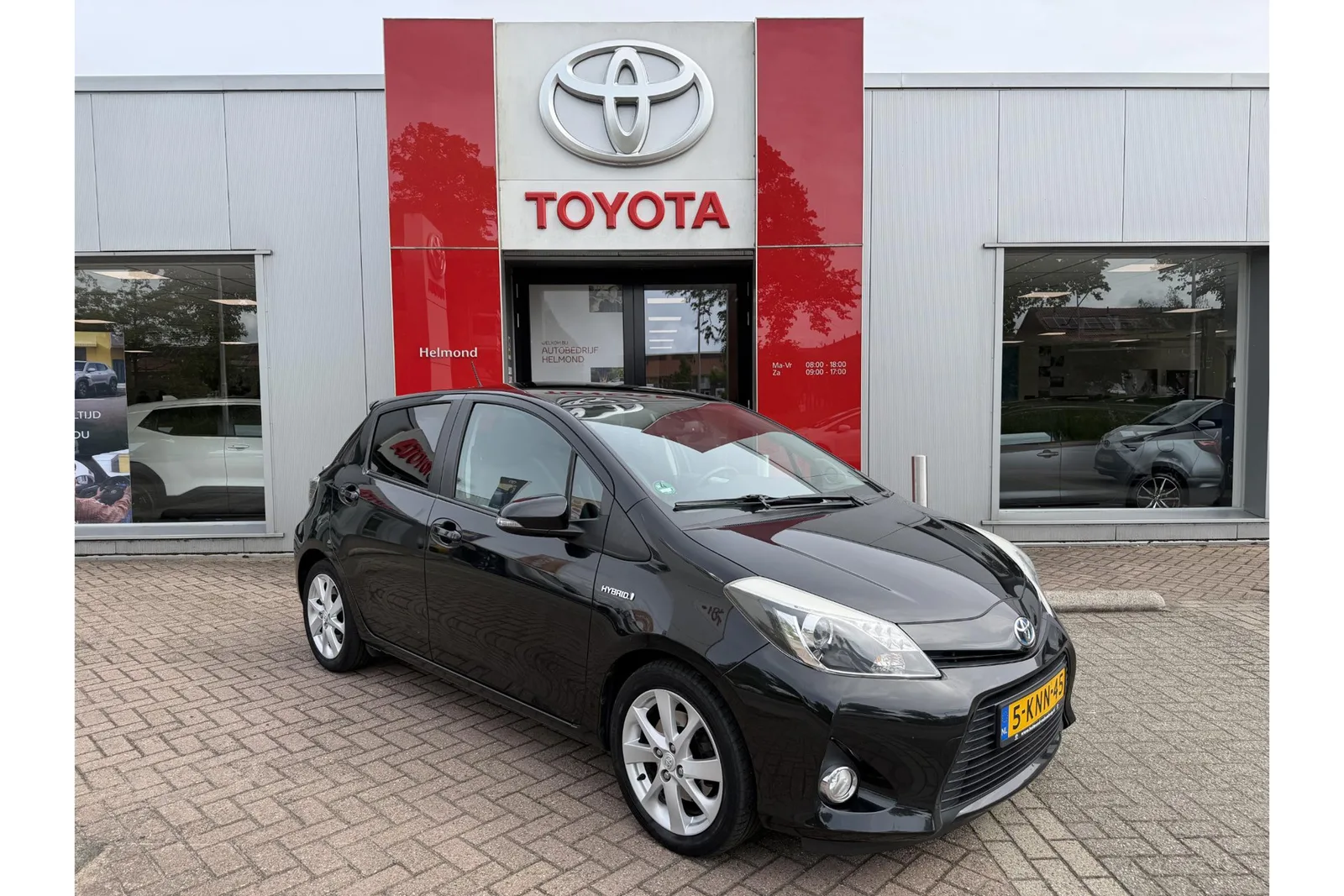 Toyota Yaris (2013) — foto 1