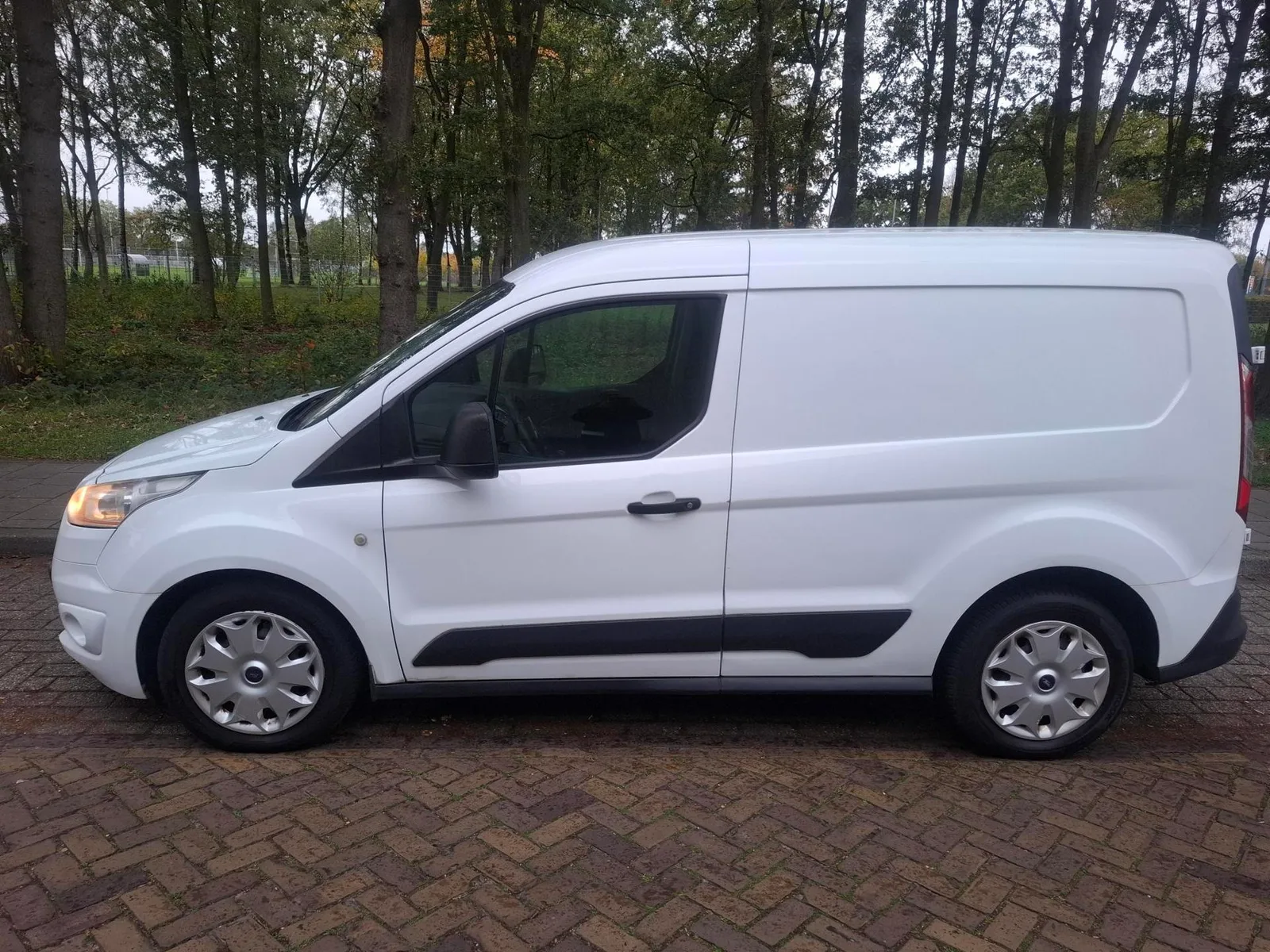 Ford Transit Connect (2014) — foto 1