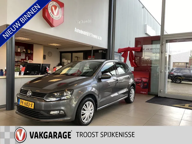 Volkswagen Polo (2015) — foto 1