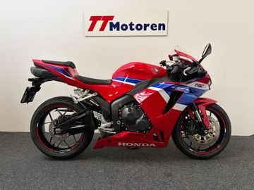 Honda CBR 600 RR (2025) — foto 1