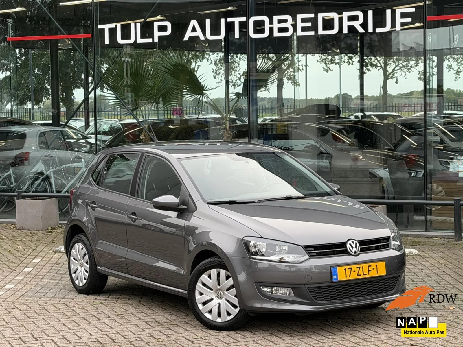 Volkswagen Polo (2013) — foto 1