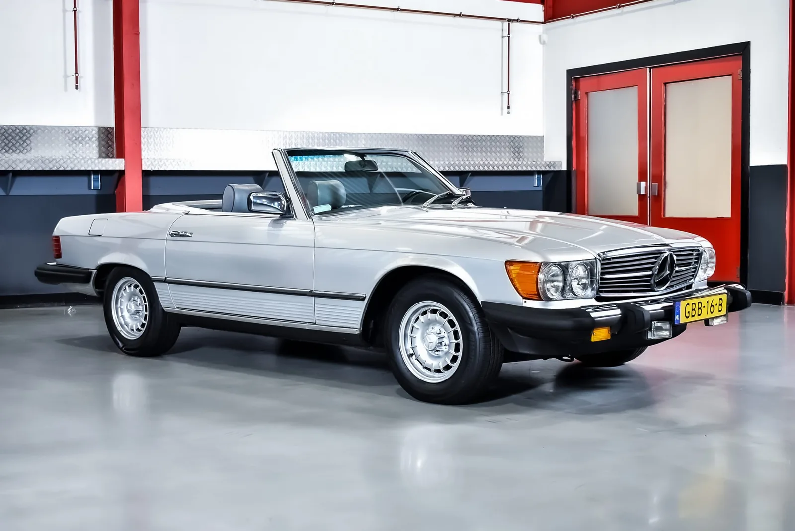 Mercedes-Benz SL-Klasse (1981) — foto 1