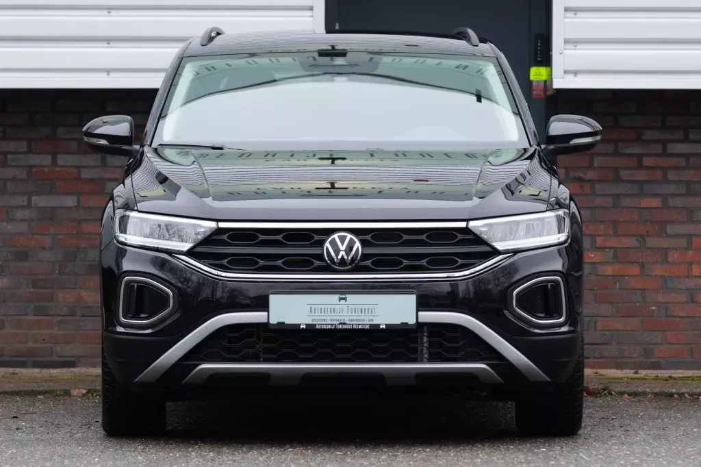 Volkswagen T-Roc (2025) — foto 1