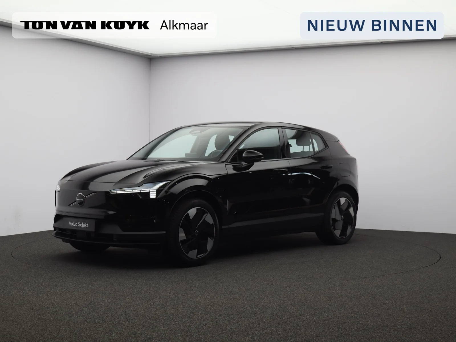 Volvo EX30 (2025) — foto 1