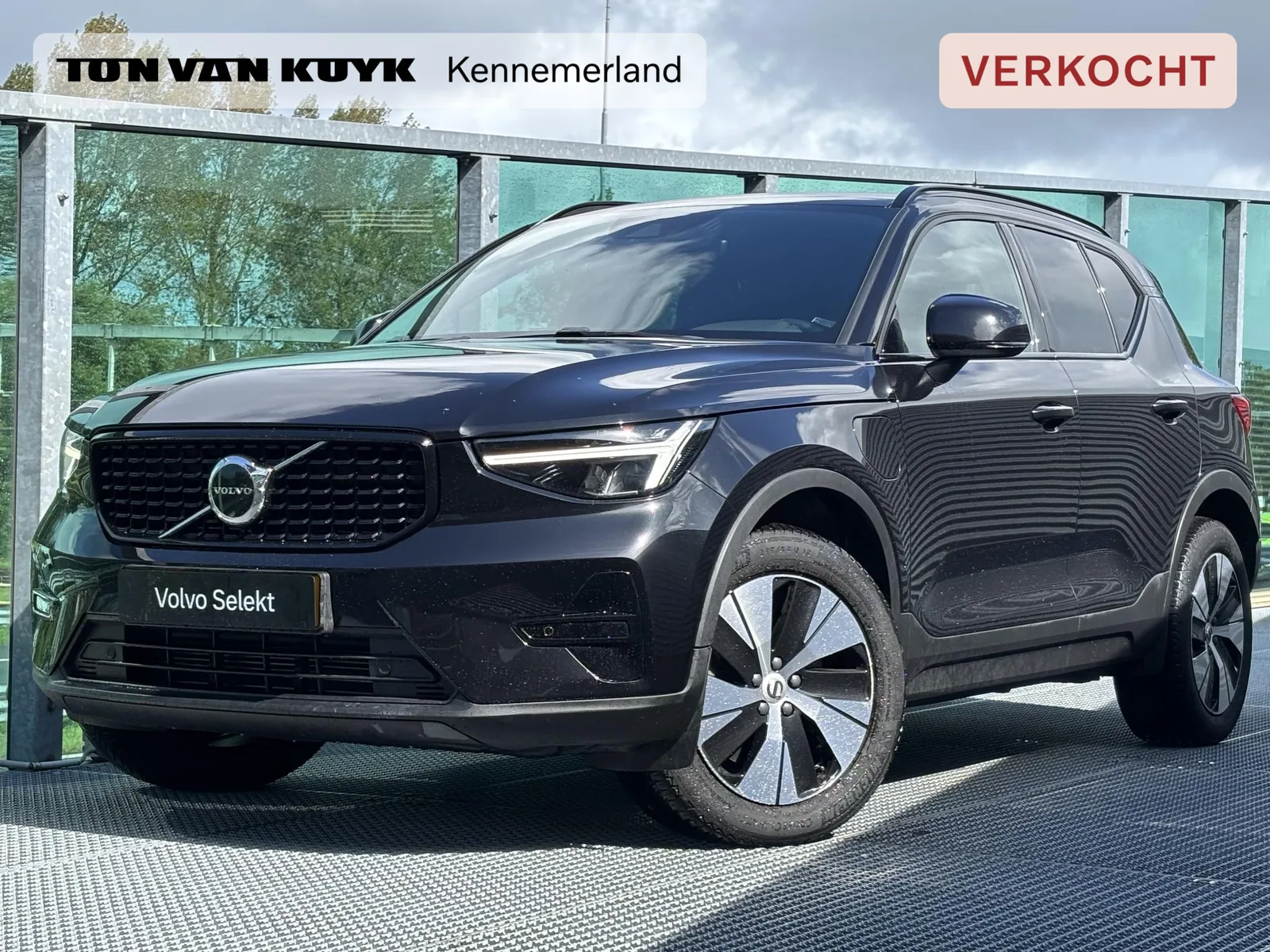 Volvo XC40 (2023) — foto 1