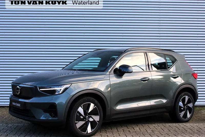 Volvo EX40 (2025)
