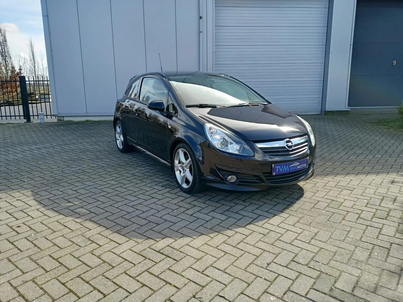 Opel Corsa (2009) — foto 1