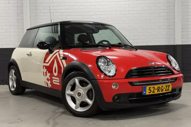 MINI Cooper (2005)