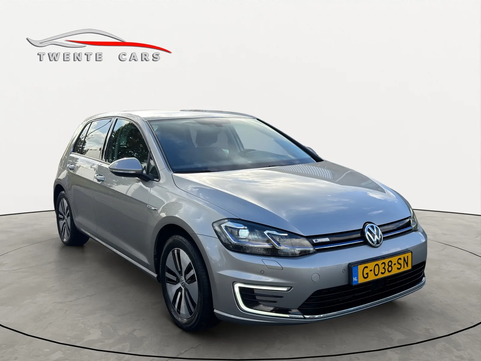 Volkswagen e-Golf (2019) — foto 1
