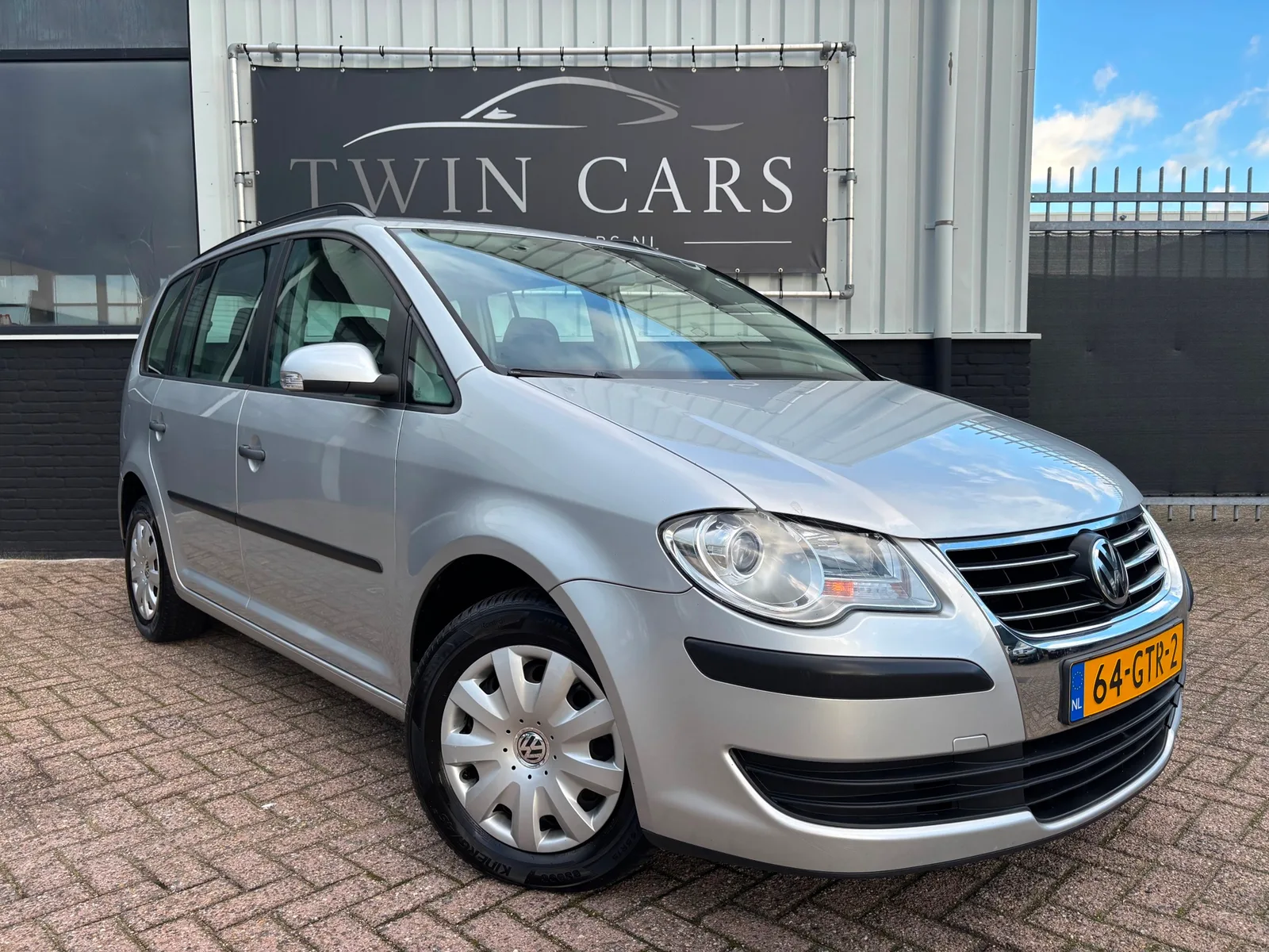 Volkswagen Touran (2008) — foto 1