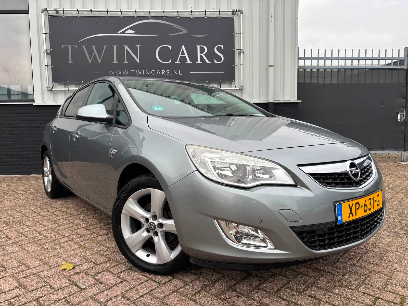 Opel Astra (2012) — foto 1