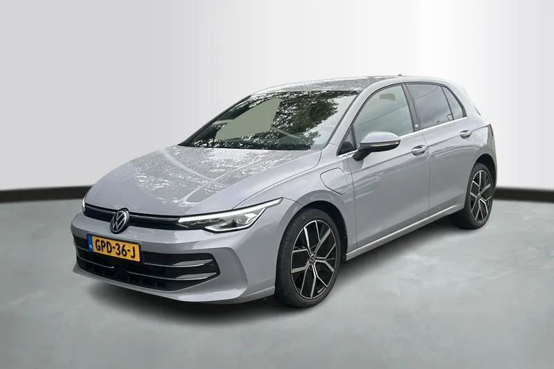 Volkswagen Golf (2024)