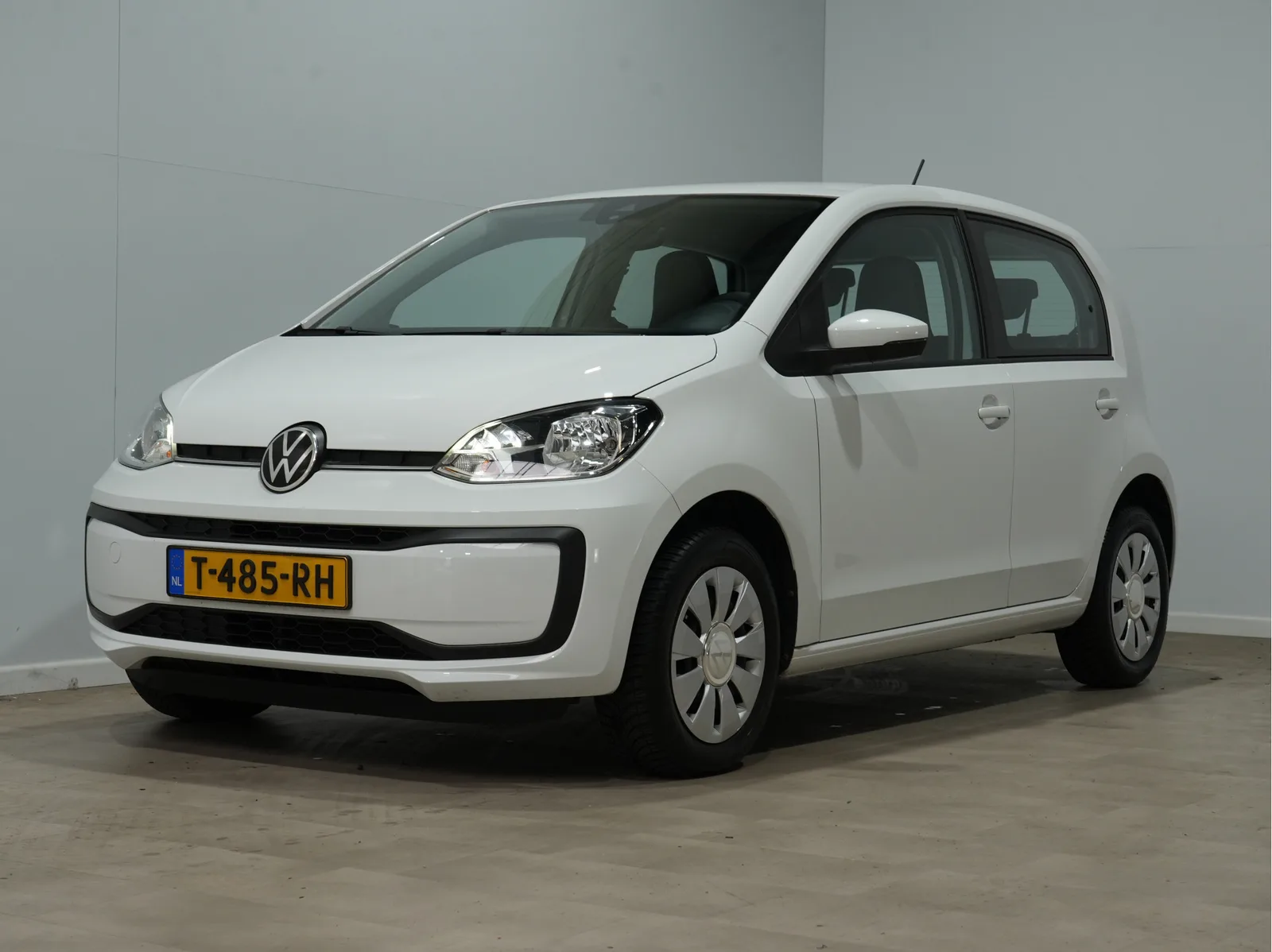 Volkswagen Up! (2023) — foto 1